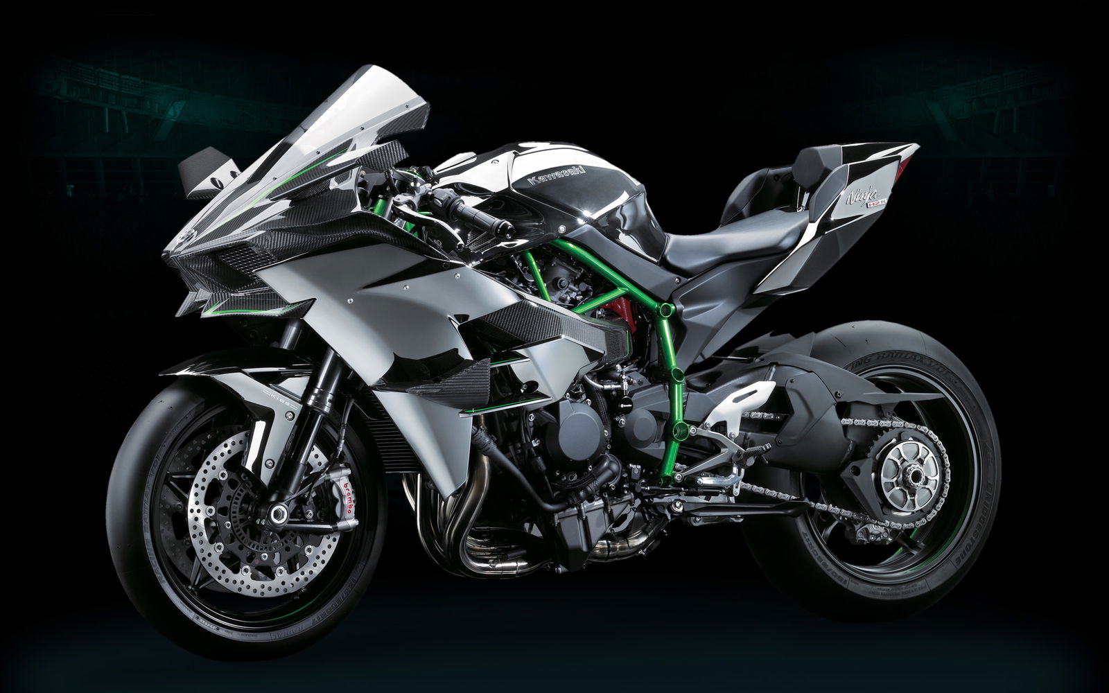 Video: Kawasaki Ninja H2R tested on track