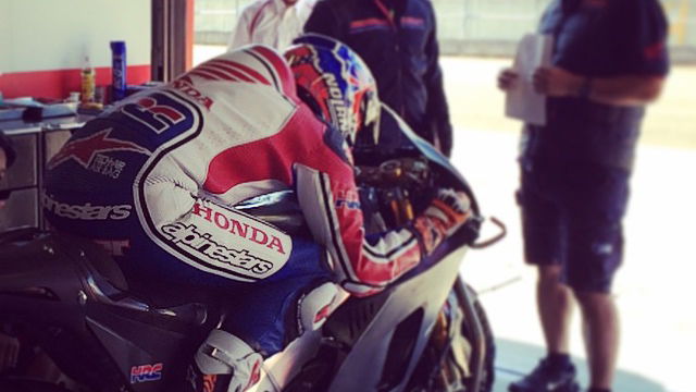 Stoner tests 2015 Honda RC213V