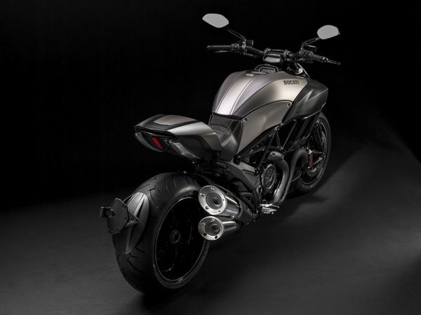 Ducati Diavel Titanium unveiled at Eicma