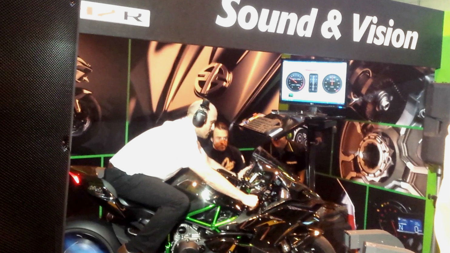 Video: Kawasaki Ninja H2 R on the dyno at Motorcycle Live