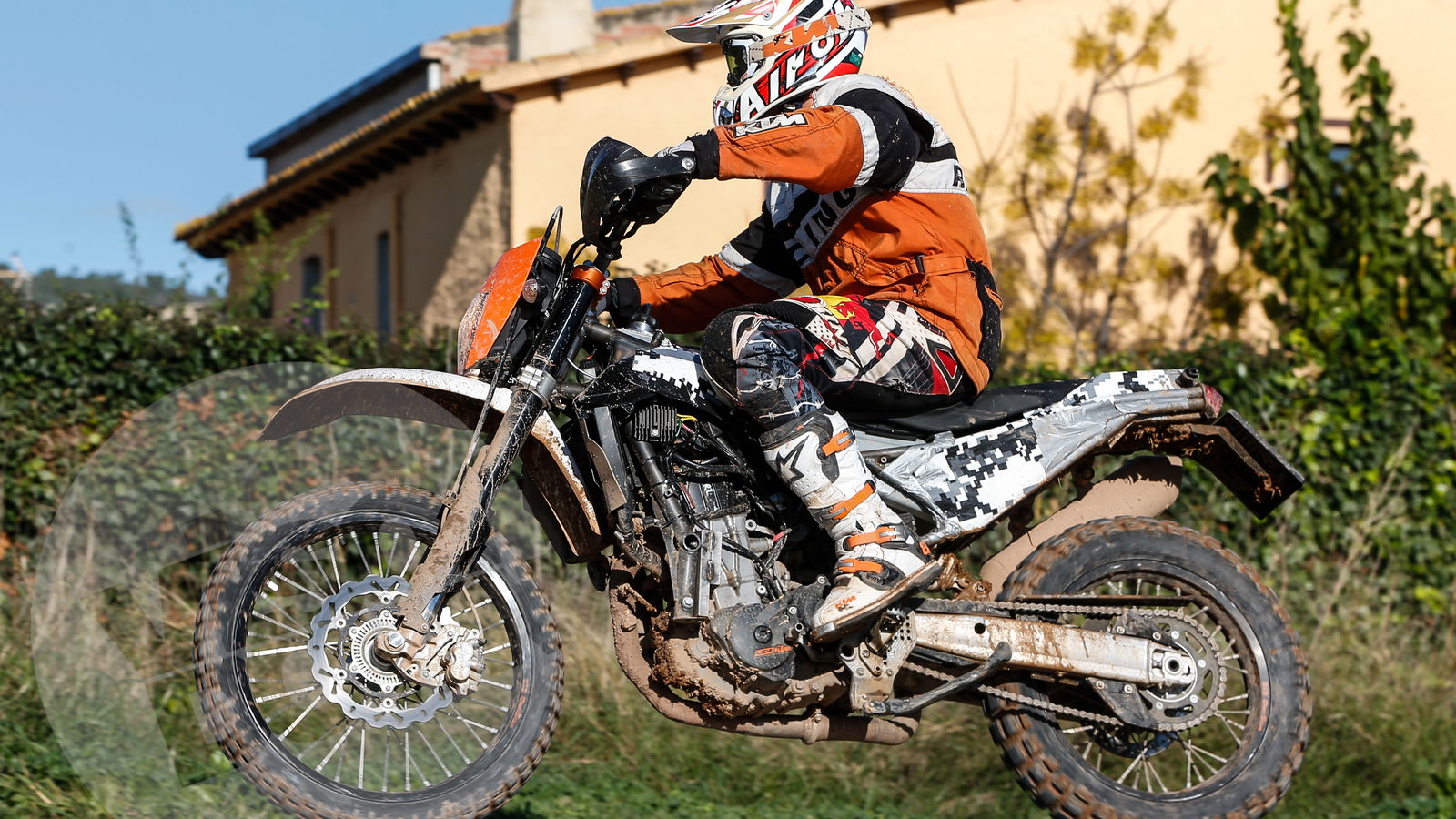 First on Visordown: New KTM 690 Enduro R spied
