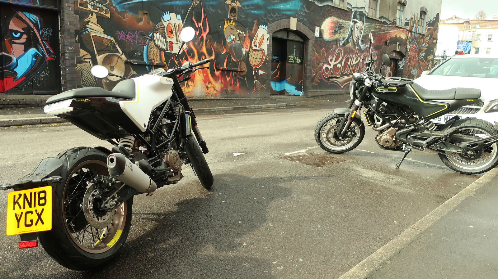  Husqvarna 401 Svartpilen and Vitpilen first look