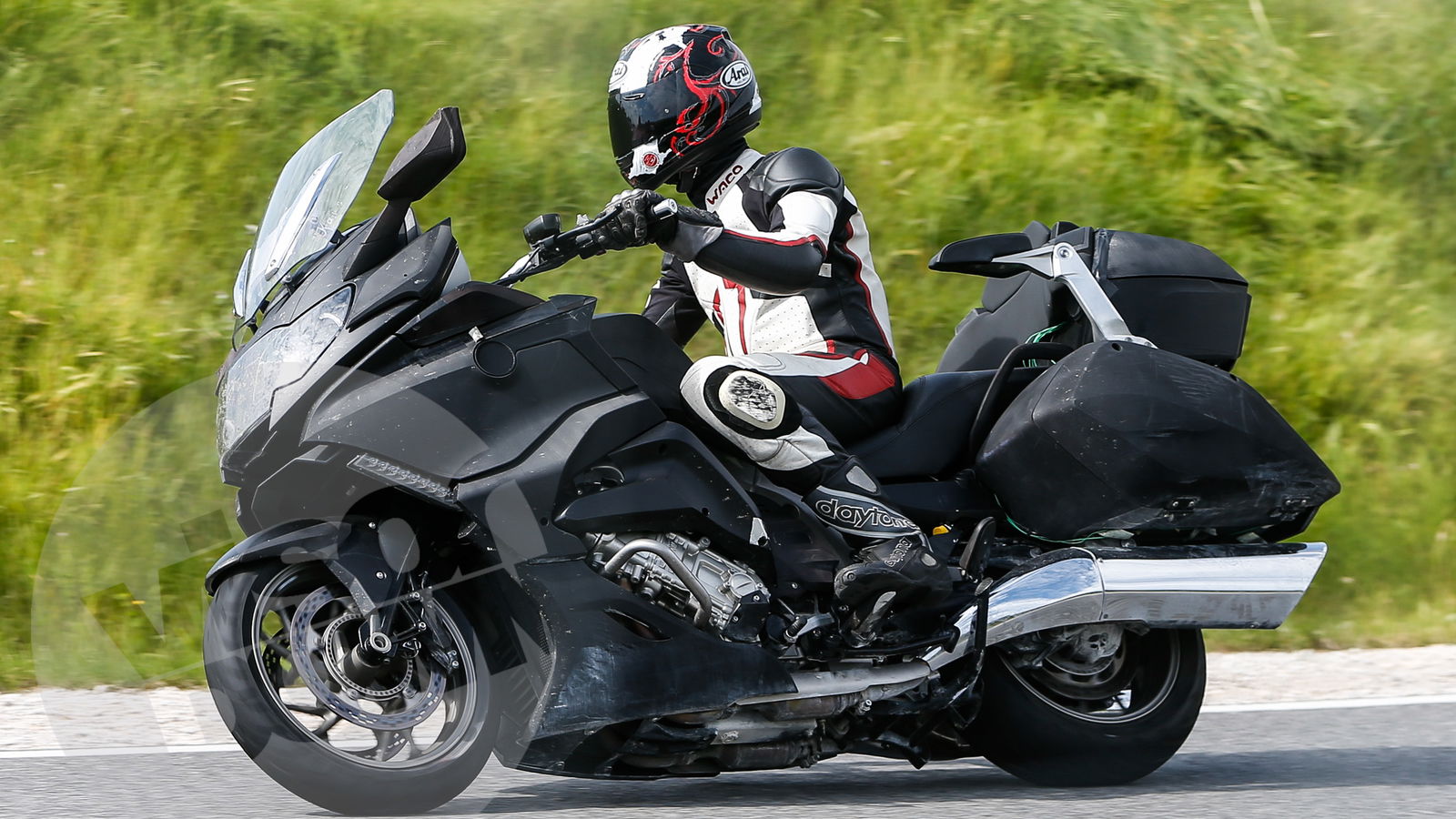 Spied: BMW K1600 ‘bagger’