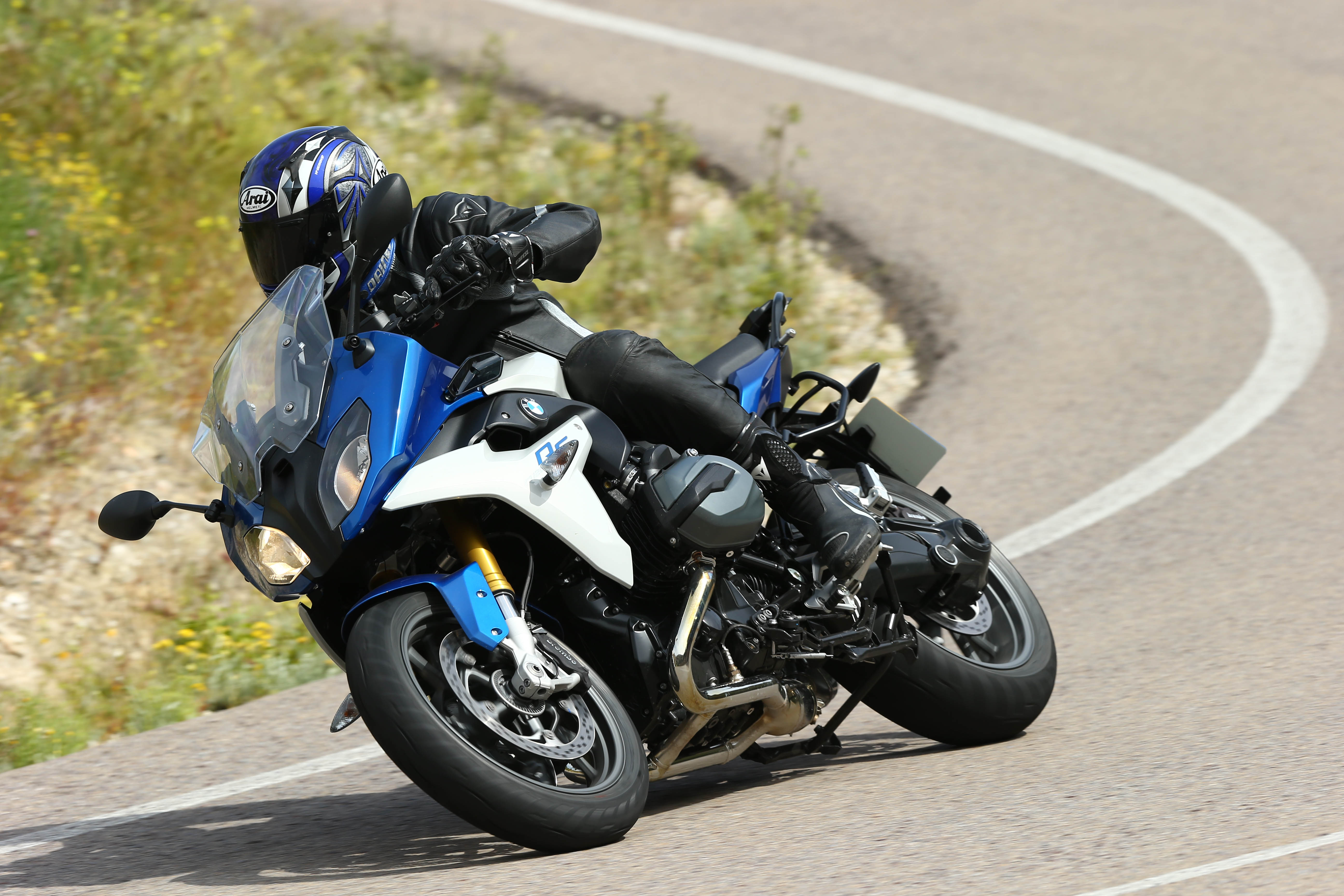 First Ride Bmw R1200rs Review Visordown