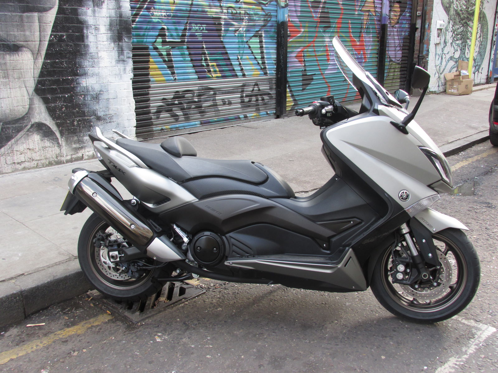Video review: Aprilia RSV4 RF road test