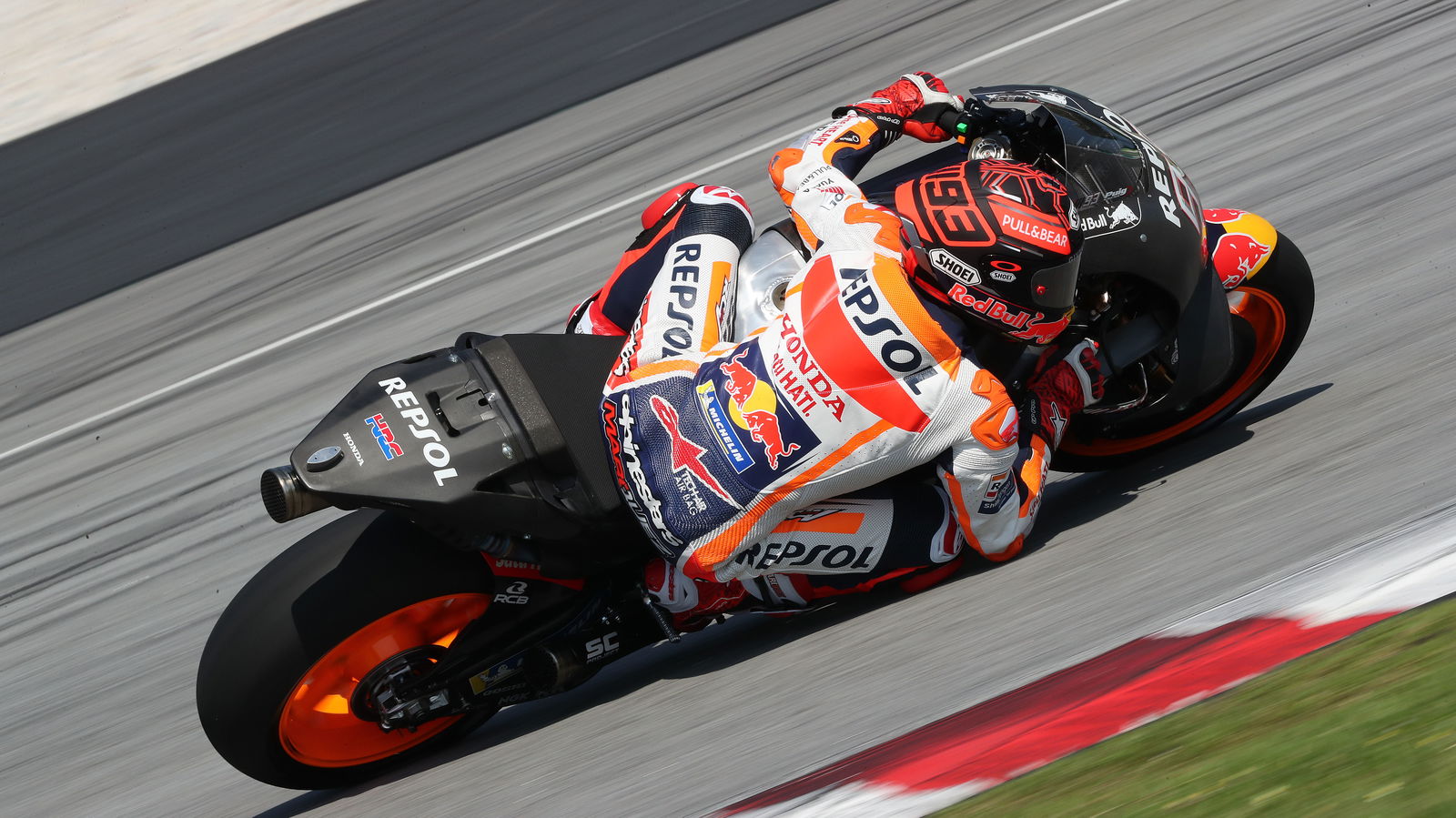 Marquez: Progress with new Honda engine restrained by shoulder