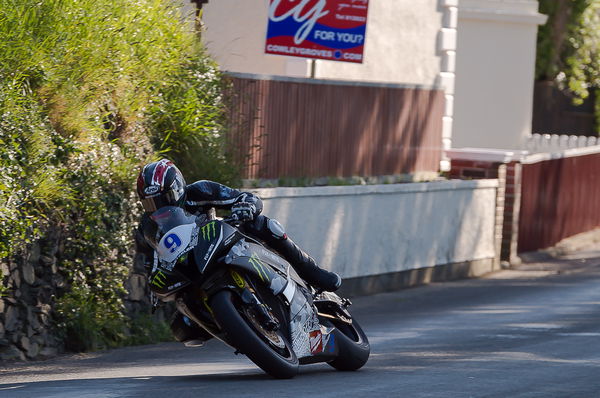 William Dunlop crashes out of TT 2015