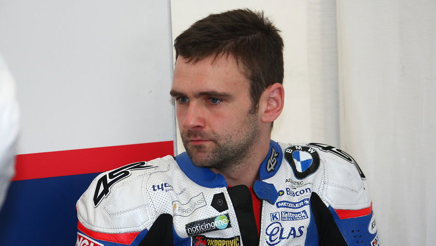 William Dunlop crashes out of TT 2015