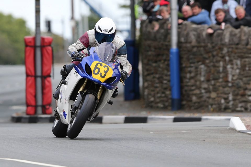 Dean Harrison wins 500cc Classic TT