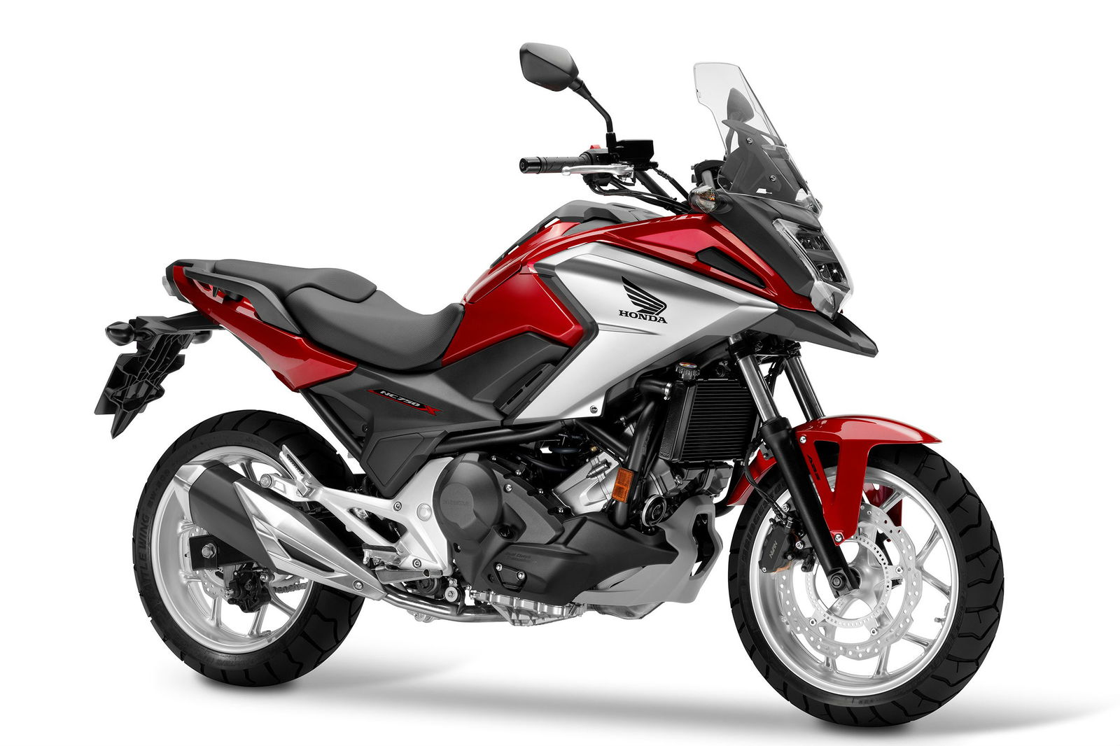 Suzuki displays turbo engine at Tokyo Motor Show