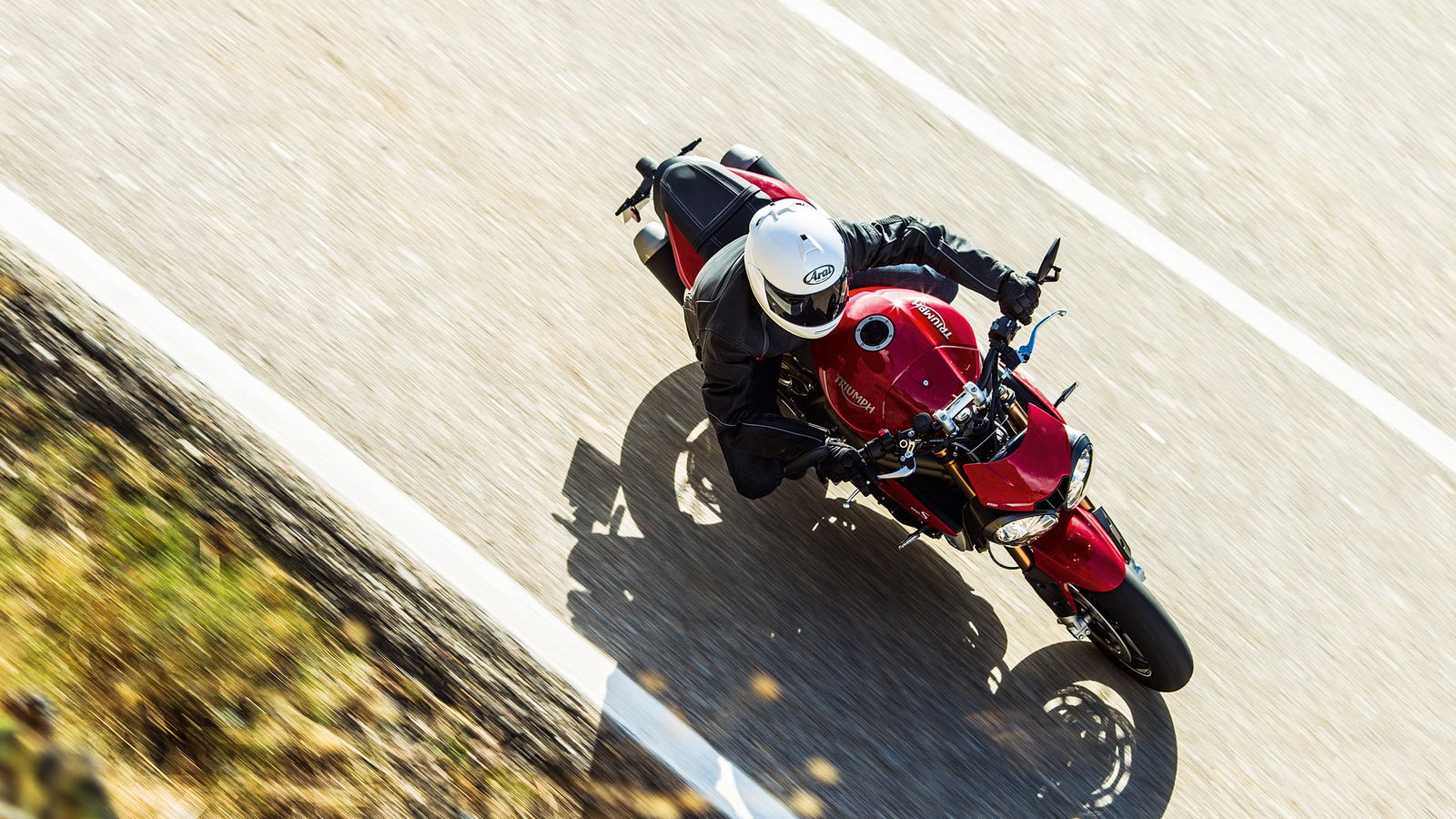 Here's the new Triumph Speed Triple in action