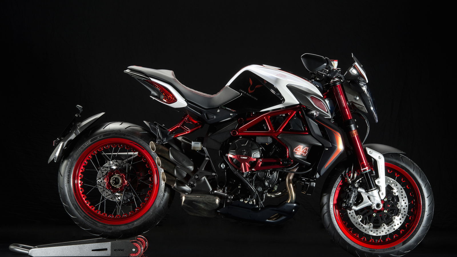 A proper look at the Lewis Hamilton MV Agusta Dragster RR