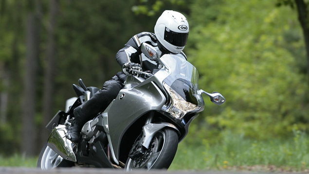 2010 Honda VFR1200F DCT first ride review