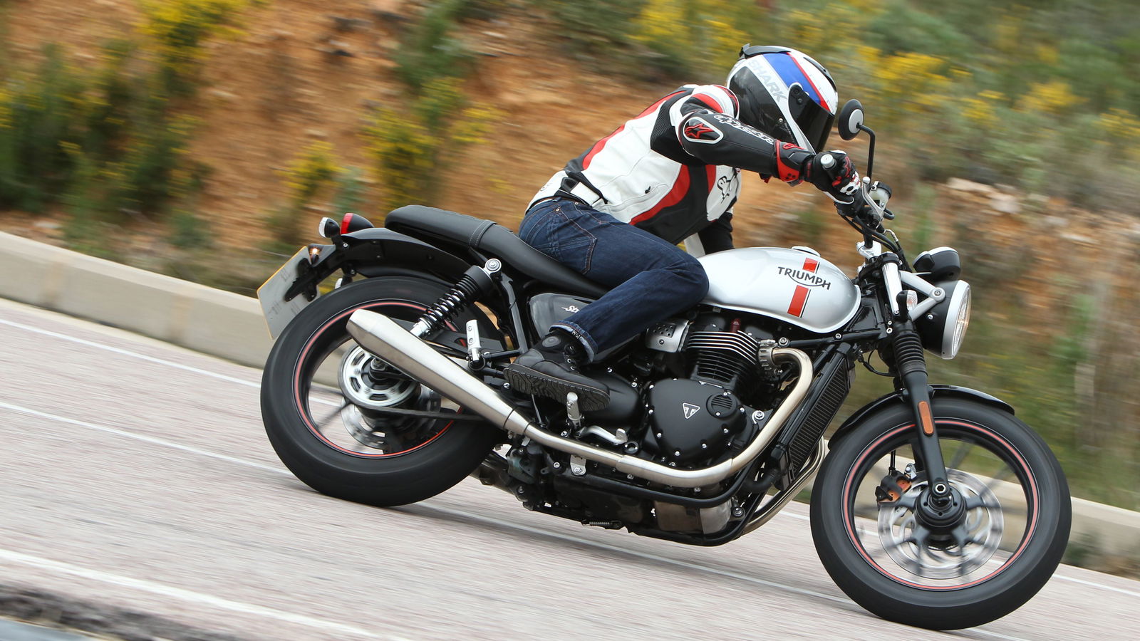 Triumph Street Twin 2016 review