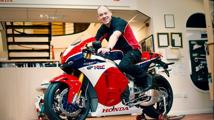 UK customer is first in the world to collect Honda RC213V-S