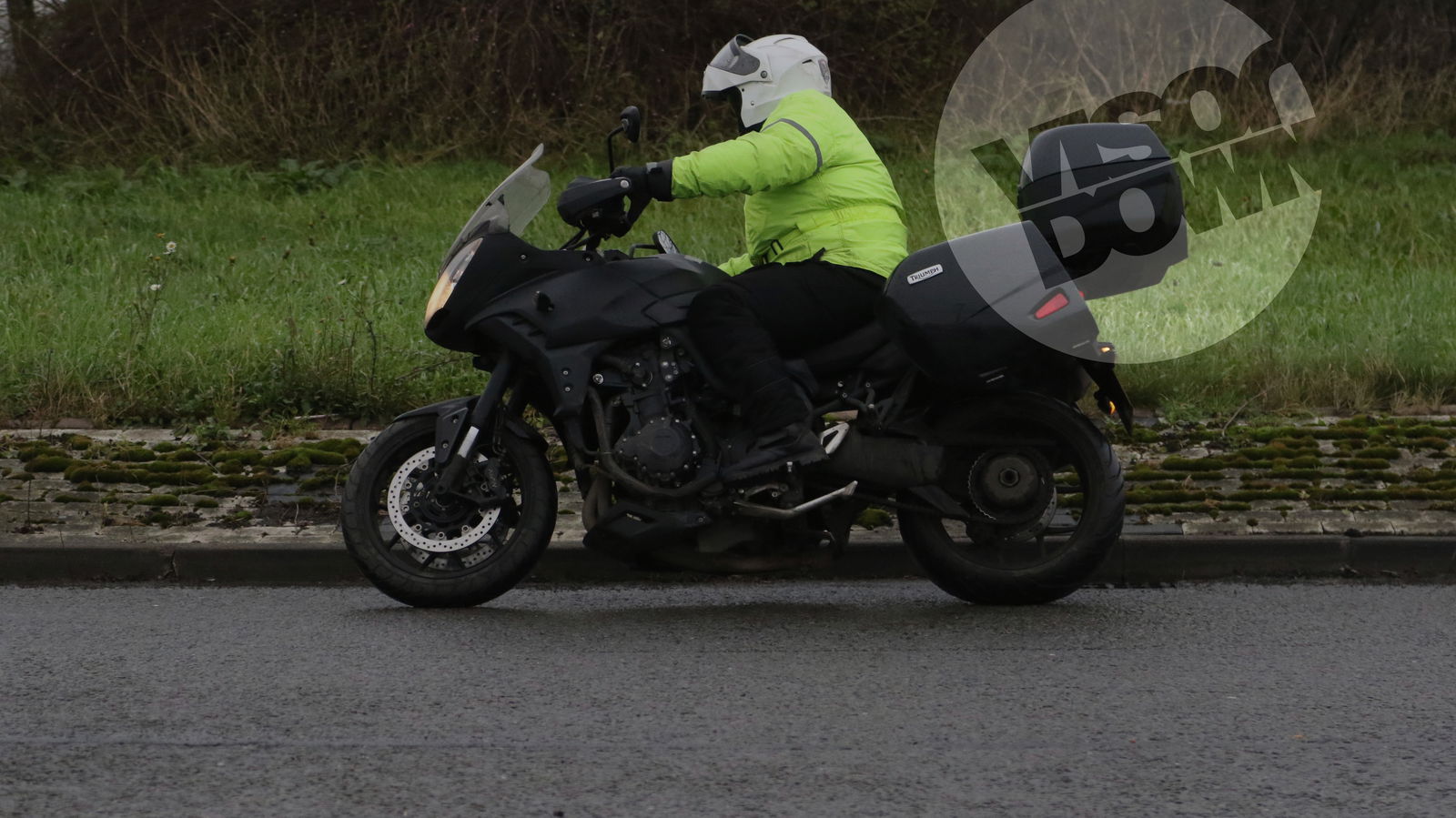 Triumph Tiger 1050 GT spied