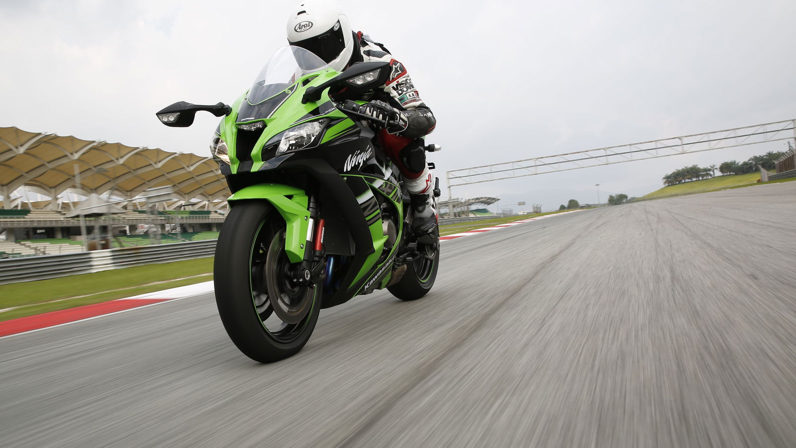 2016 Kawasaki ZX-10R review