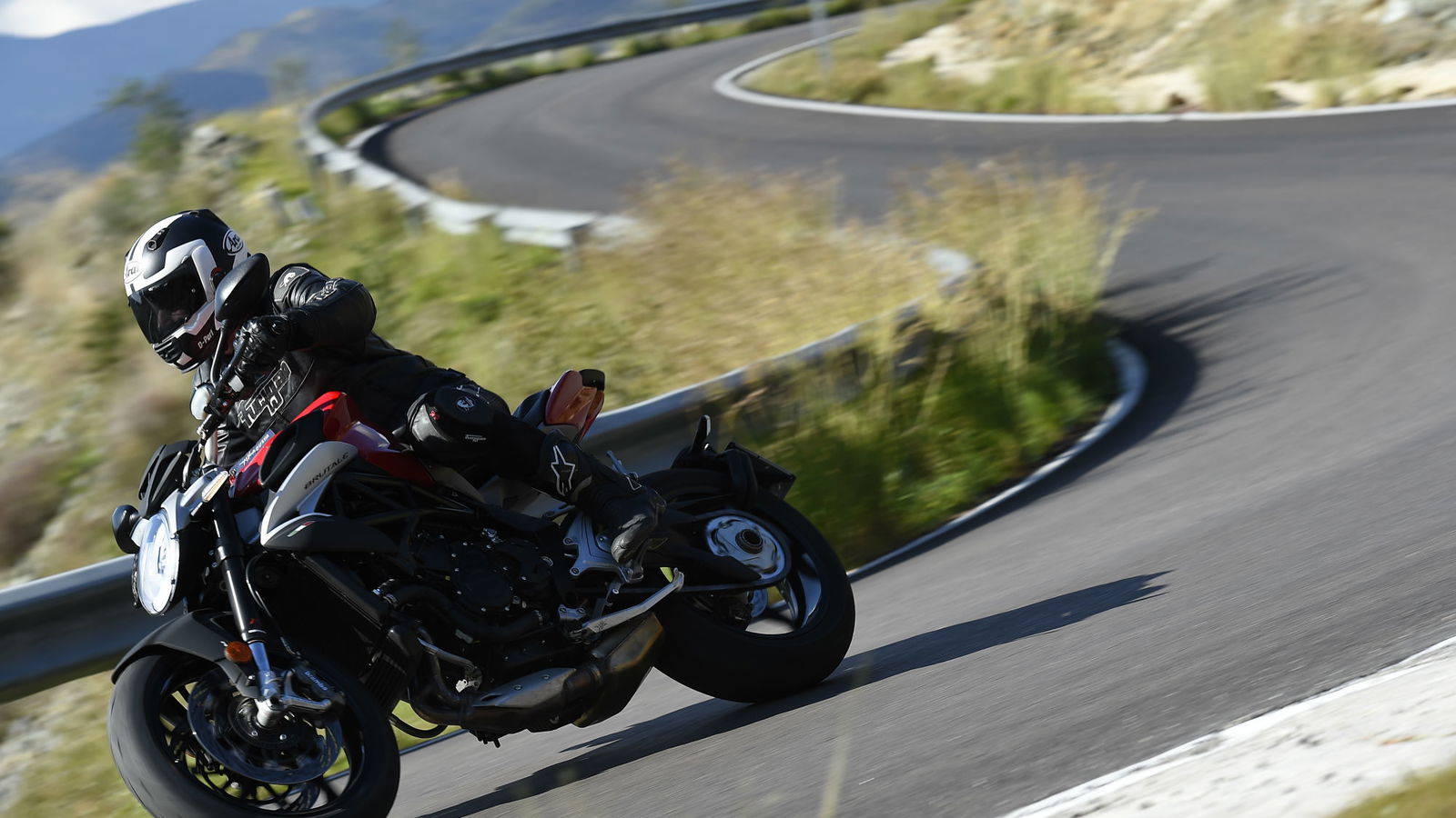 First ride: MV Agusta Brutale 800 review