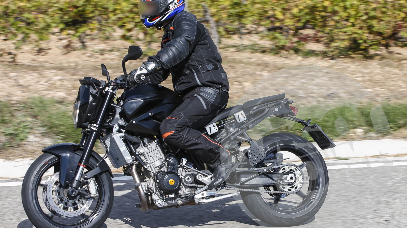 KTM Duke 890 spied