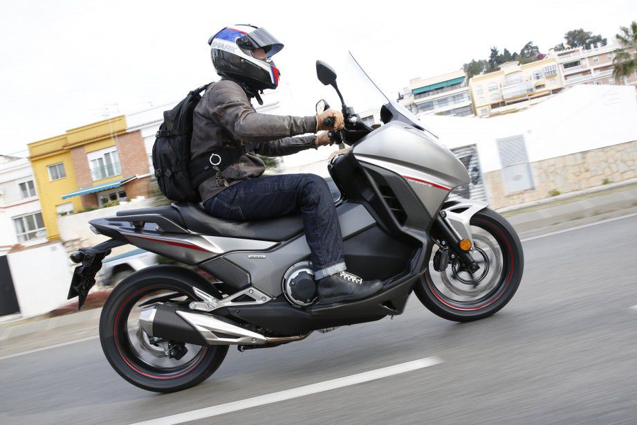 Honda CBR500R and CB500F video review