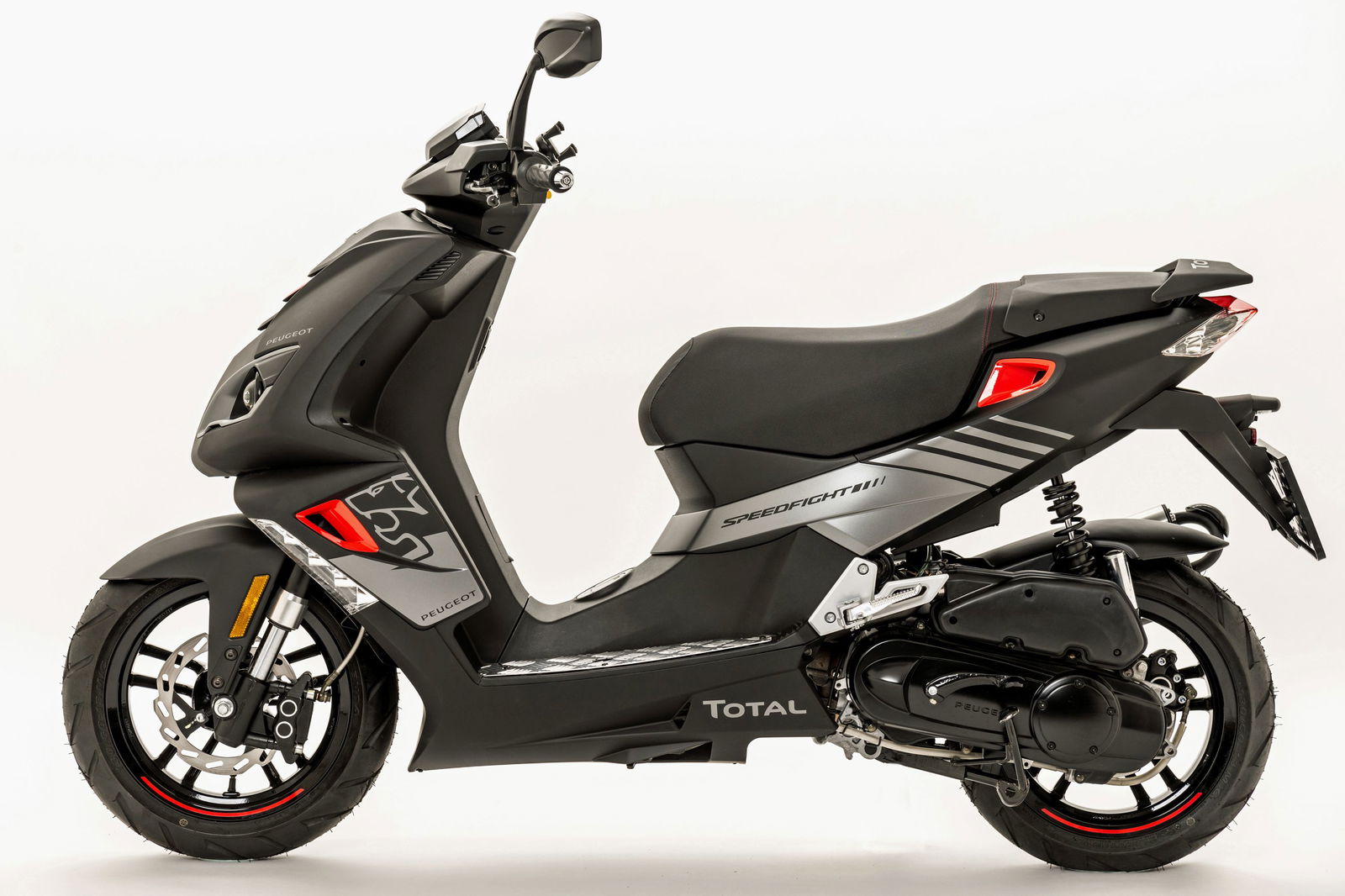 KTM updates the RC390 for 2016