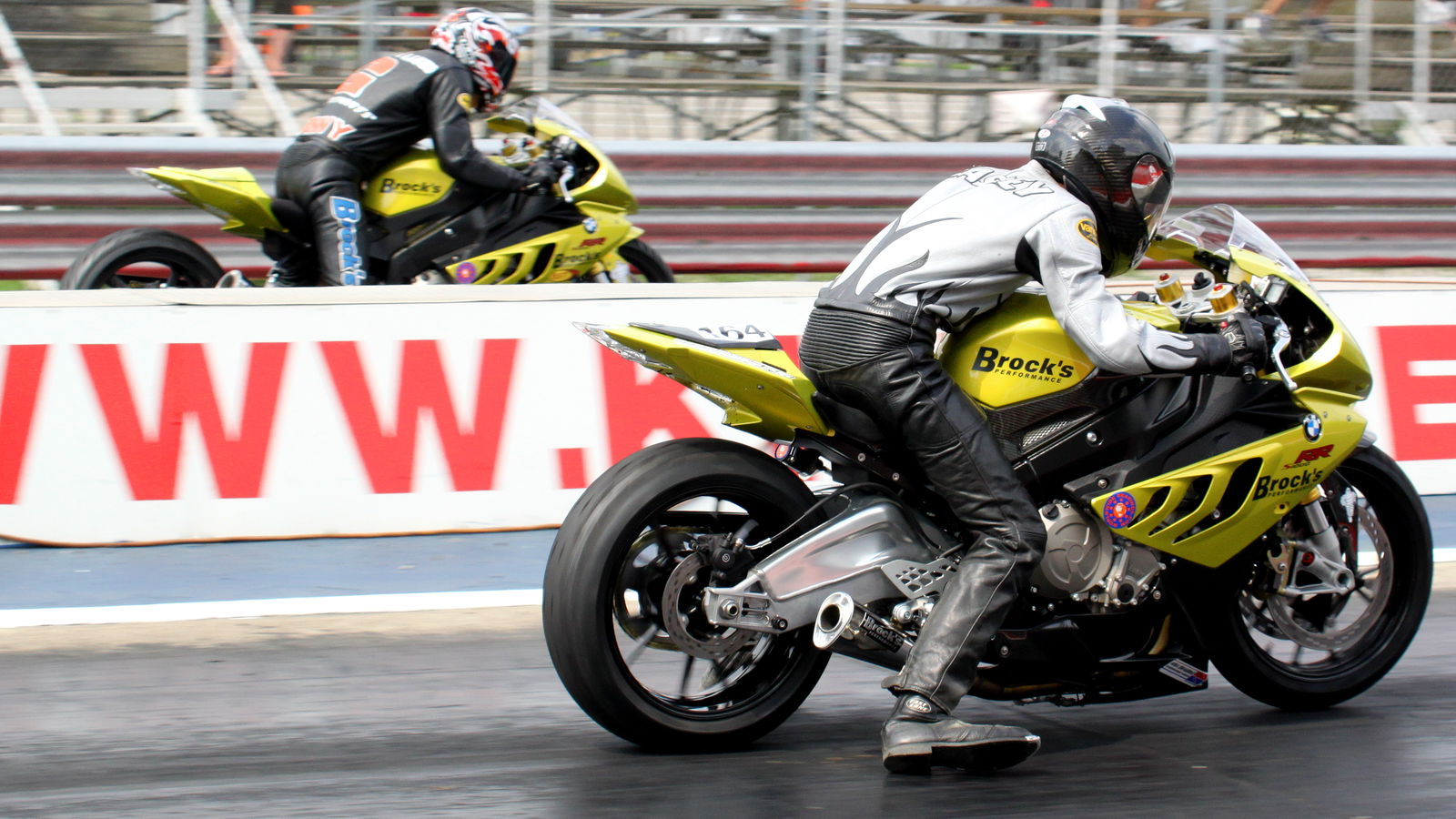 BMW S1000RR breaks 9-second quarter mile