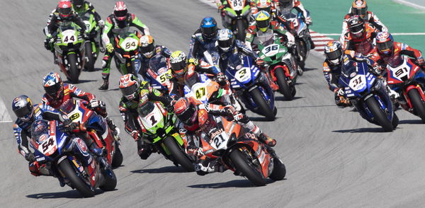 Start of the Catalunya WorldSBK race, group, Razgatlioglu, Redding, Rea