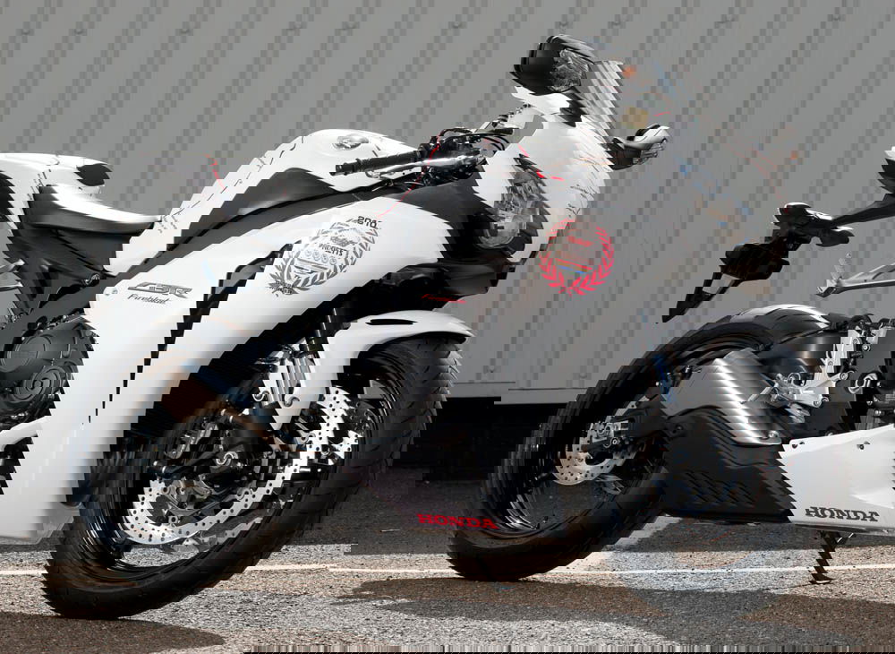 Meet Motus, they want to challenge Honda's VFR1200F