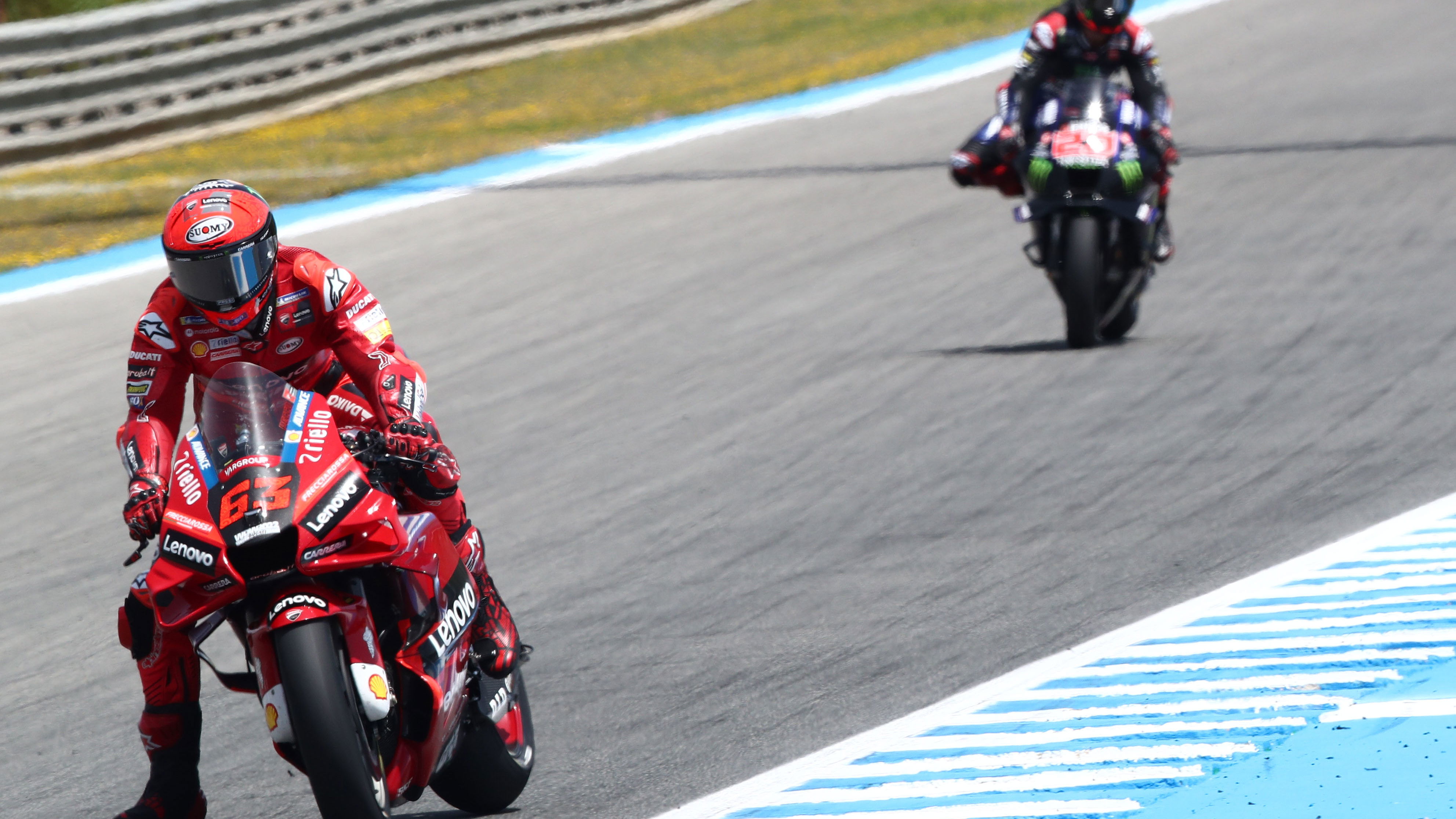 Francesco Bagnaia leads Fabio Quartararo, 2022 Spanish Grand Prix. - Gold and Goose.