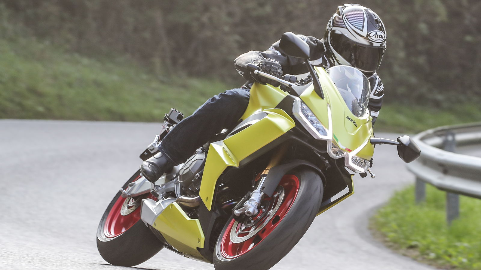 Aprilia RS660 takes a corner