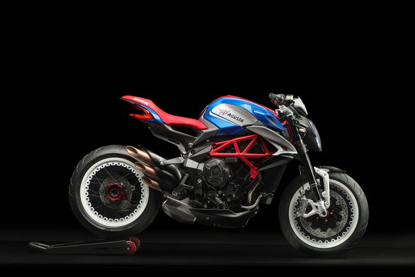 MV Agusta reveals Dragster 800 RR America