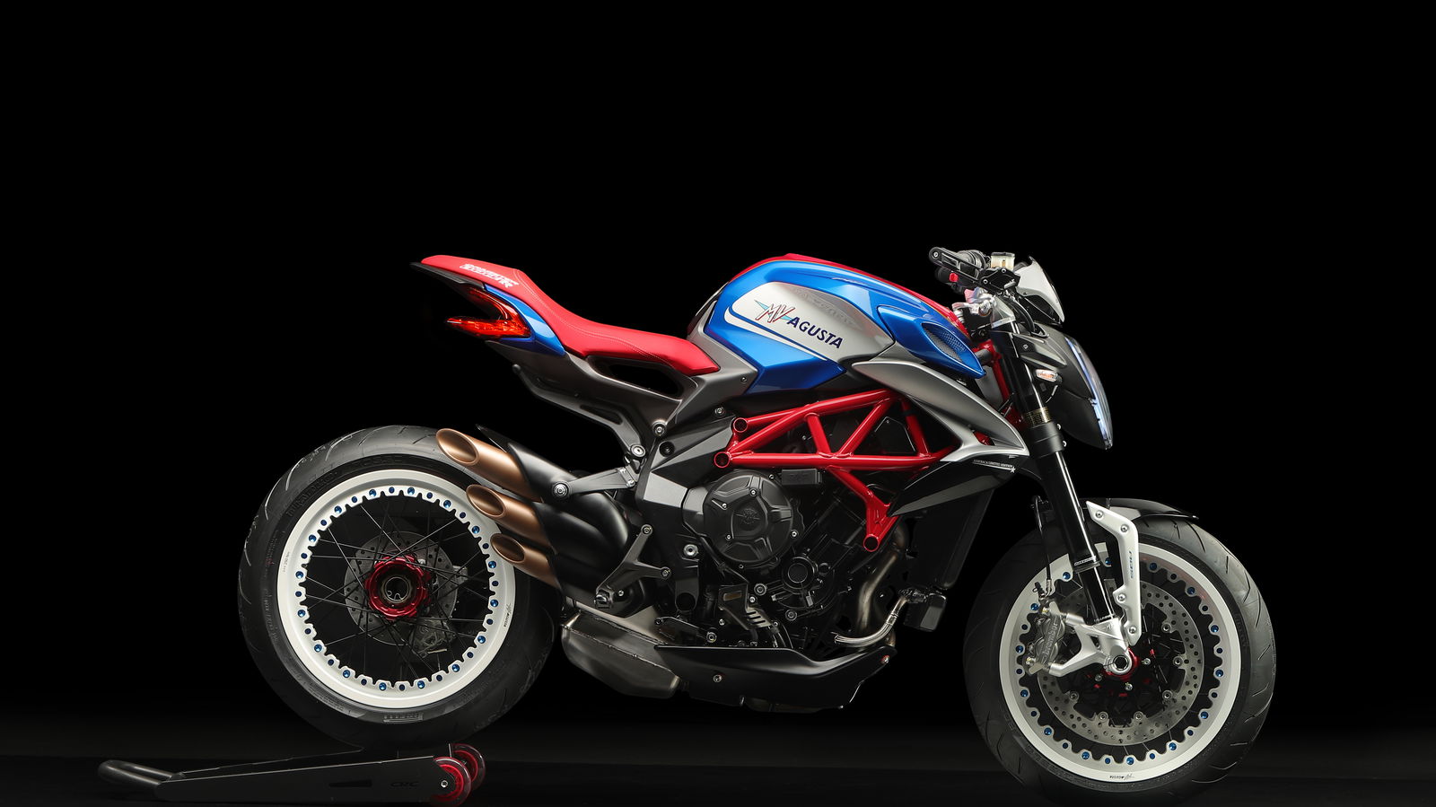 MV Agusta reveals Dragster 800 RR America