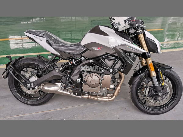 Benelli SRK600