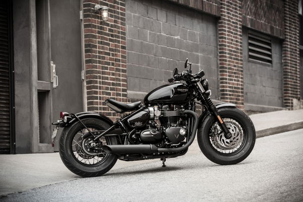 Triumph Bobber Black review: quick riding impressions