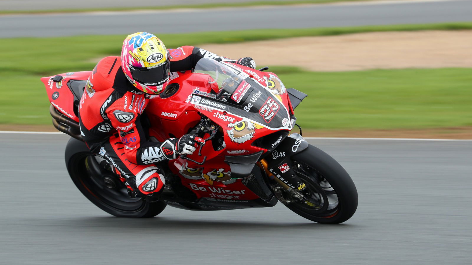 Brookes tops rain-hit Oulton Park test