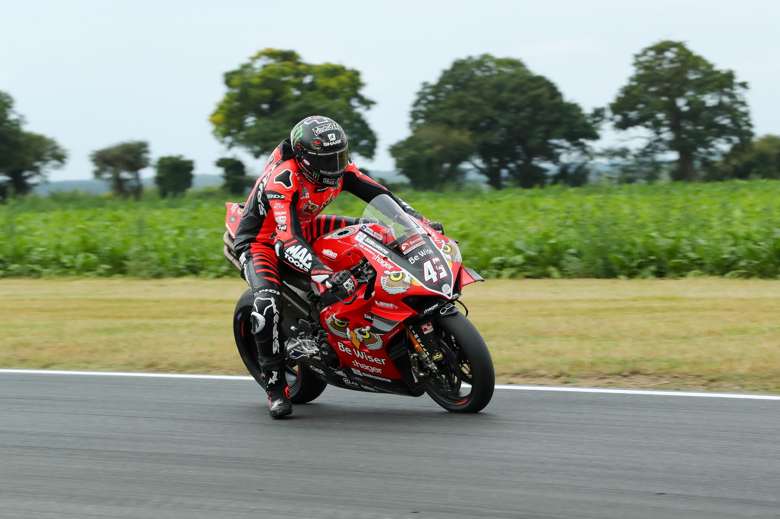 Redding in control after Bridewell tumbles from lead