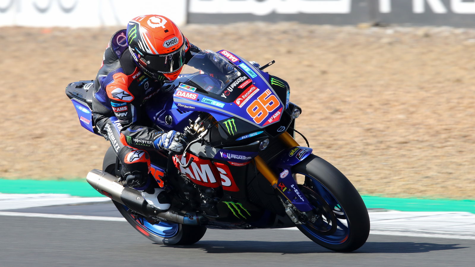Mackenzie makes amends to deny Elliott BSB double
