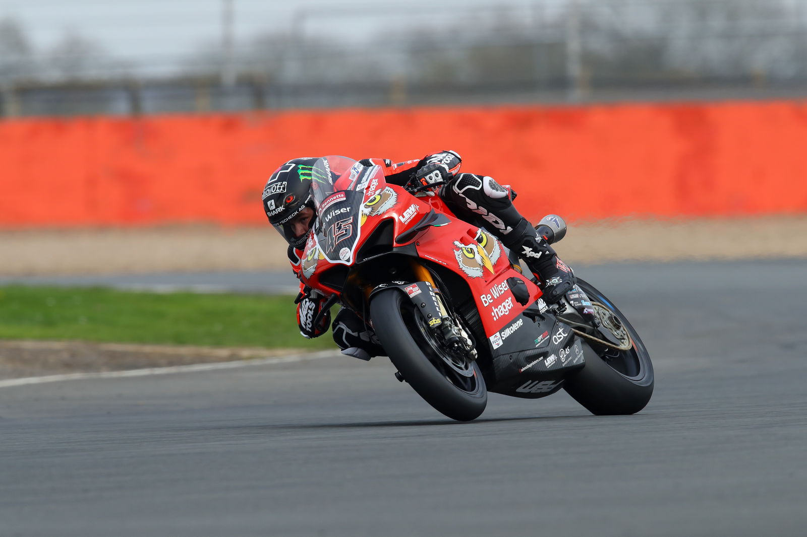 Farmer fends off Ducatis in FP2, Barbera in top five