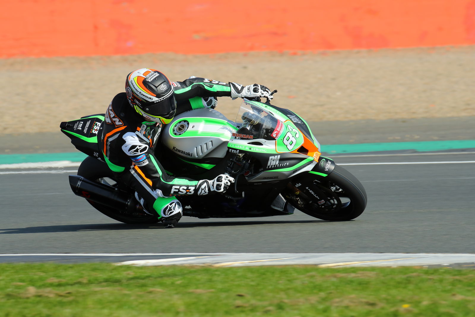 Farmer suffers double leg fracture after front row qualifying effort