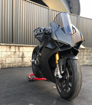 Carbon Ducati Panigale V4