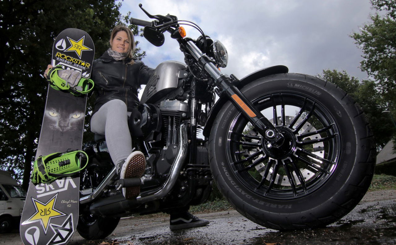 American cops equip Harleys with gun racks