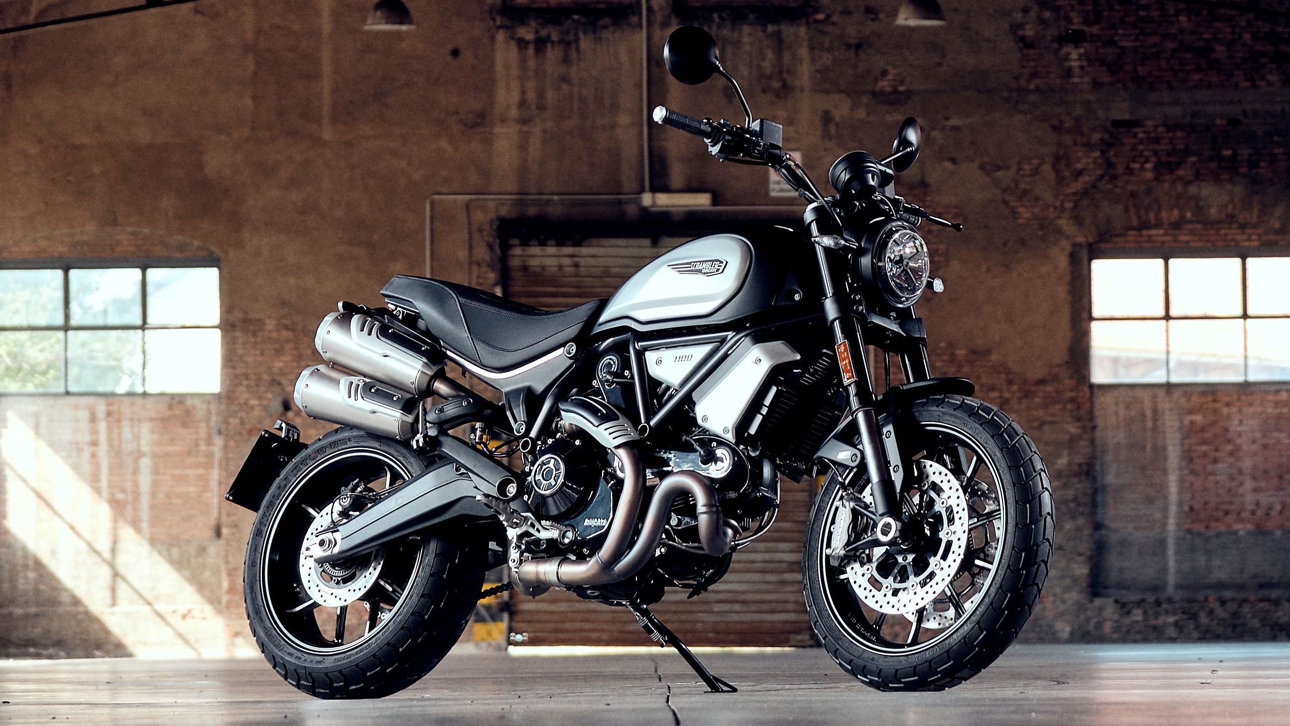 DUCATI_SCRAMLBER_1100DARKPRO_3_UC198266_.jpg