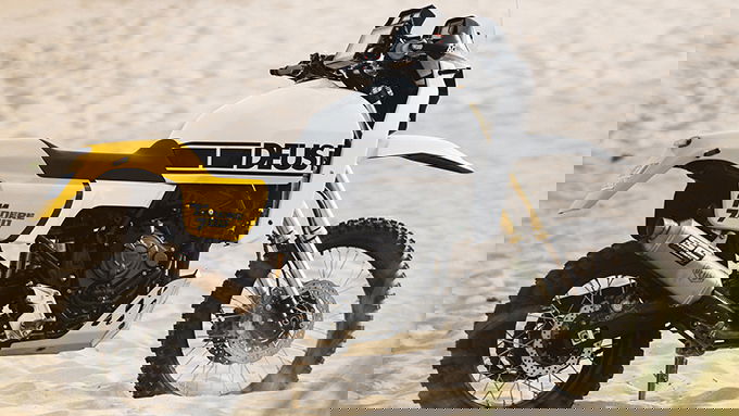 Deus-Tenere-700-02