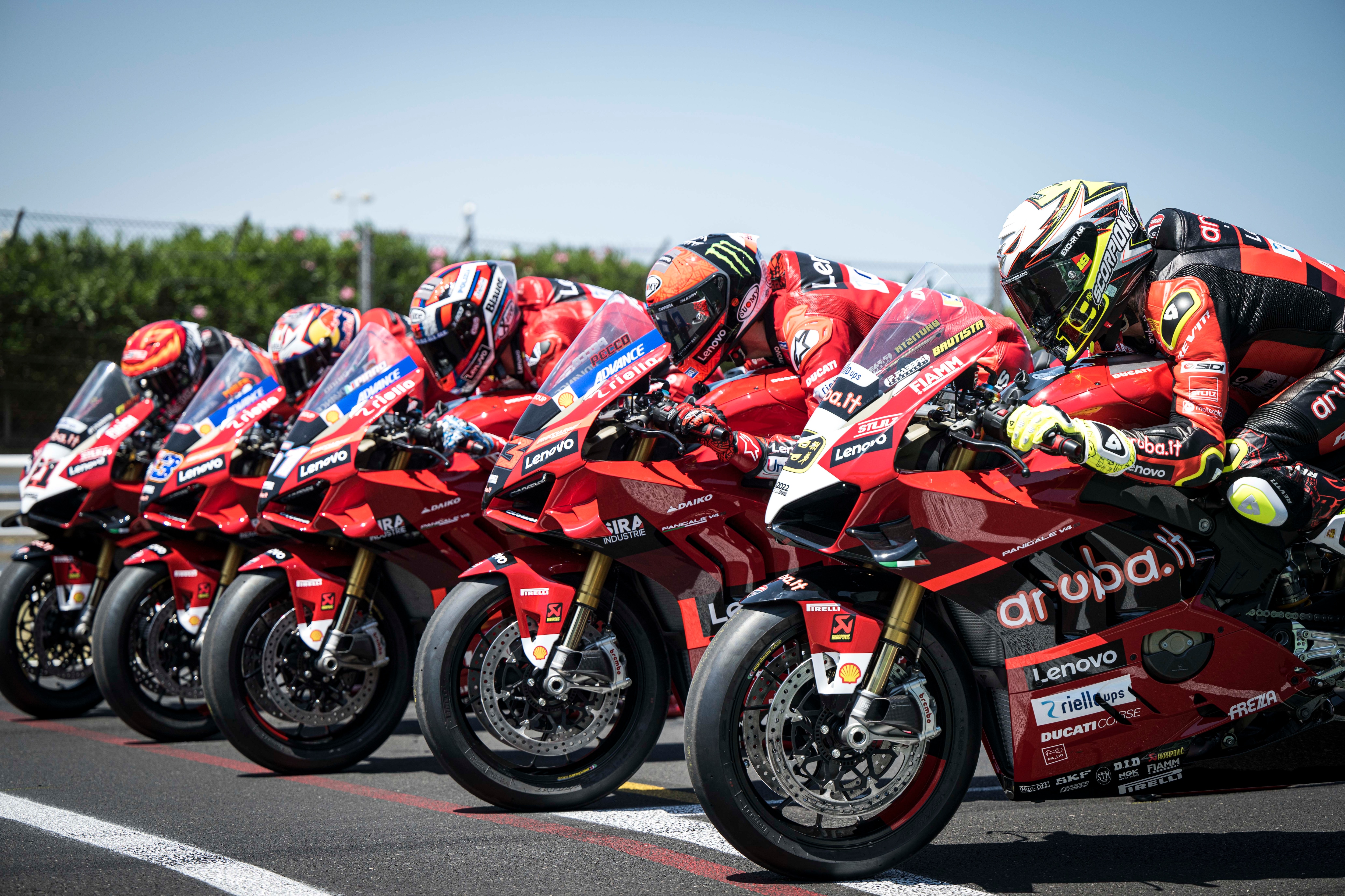 sells all Panigale V4 S used in Race of Ch... | Visordown
