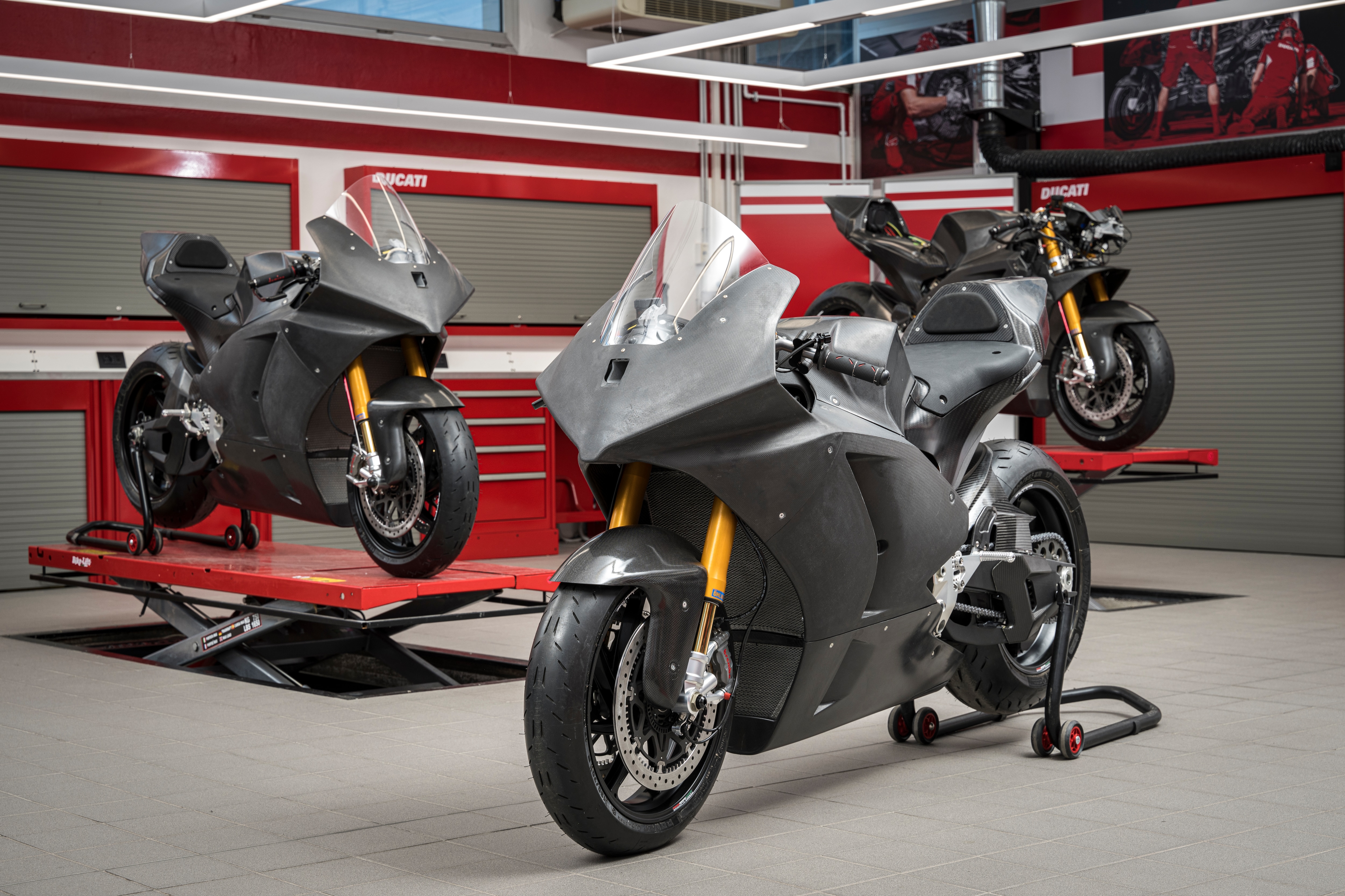 Ducati Elektromotorrad V21L erstmals auf der MotoGP-Strecke von Misano