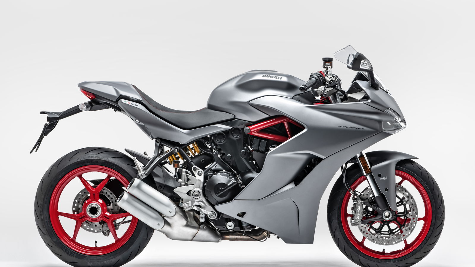 Ducati wheels in colour change for Supersport range
