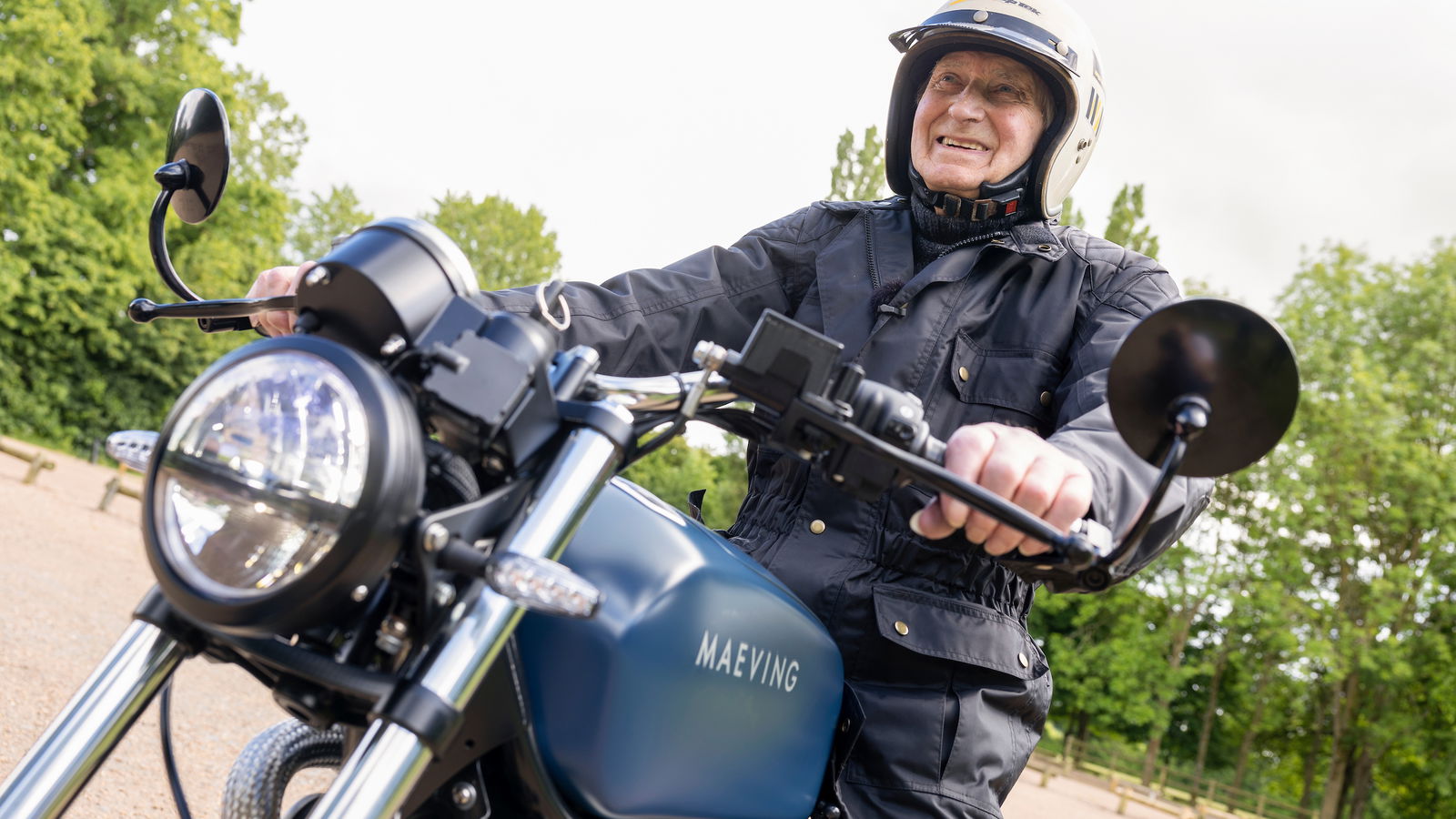 Colin Dean on Maeving RM1. - F Stop Press