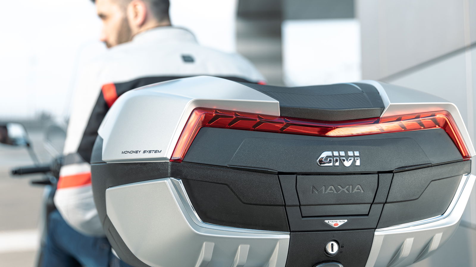 Givi Maxia 5 top box