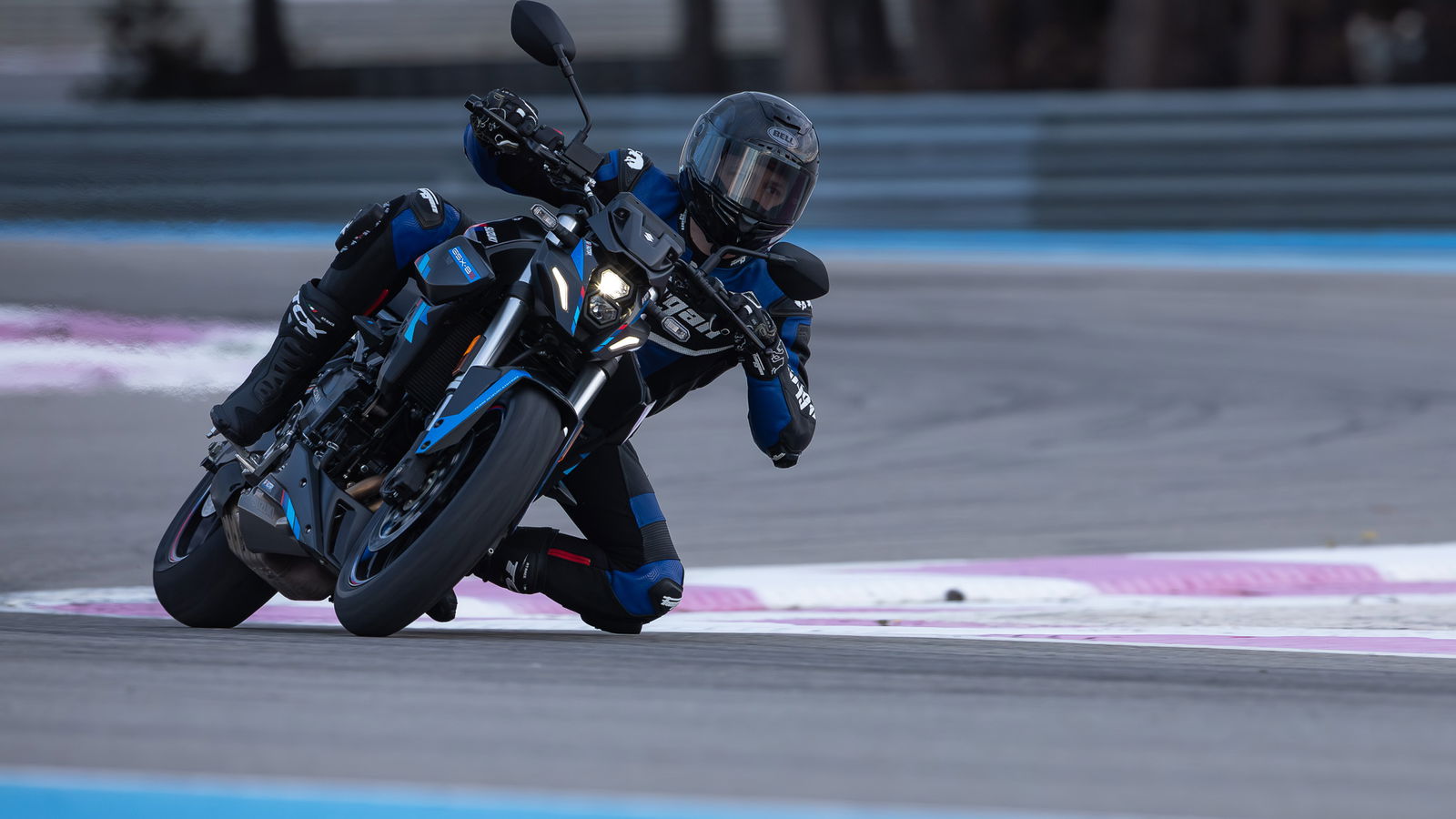 GSX-8S_TEAM_SUZUKI