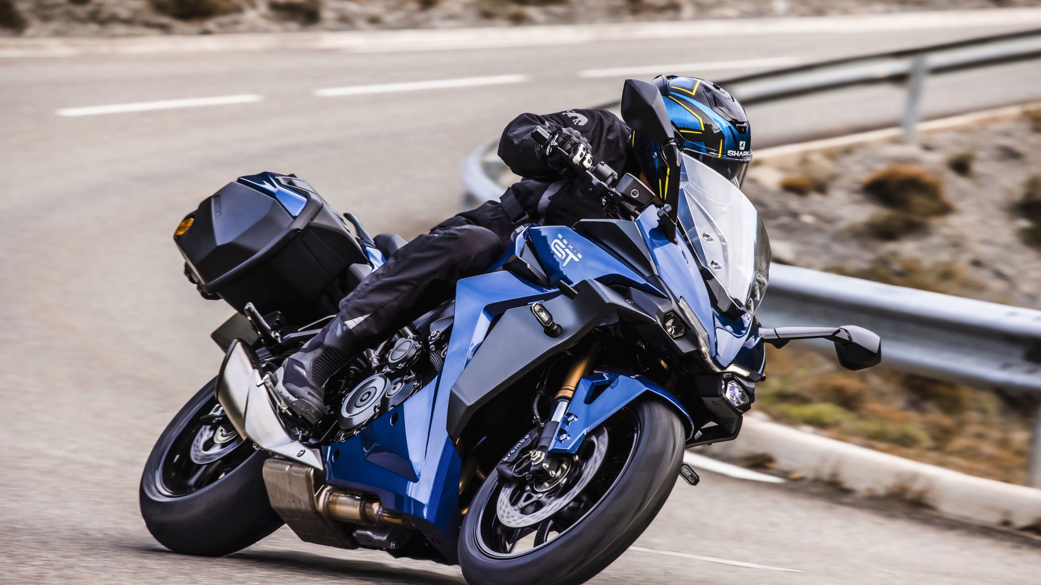 GSX-S1000GT on a mountain road